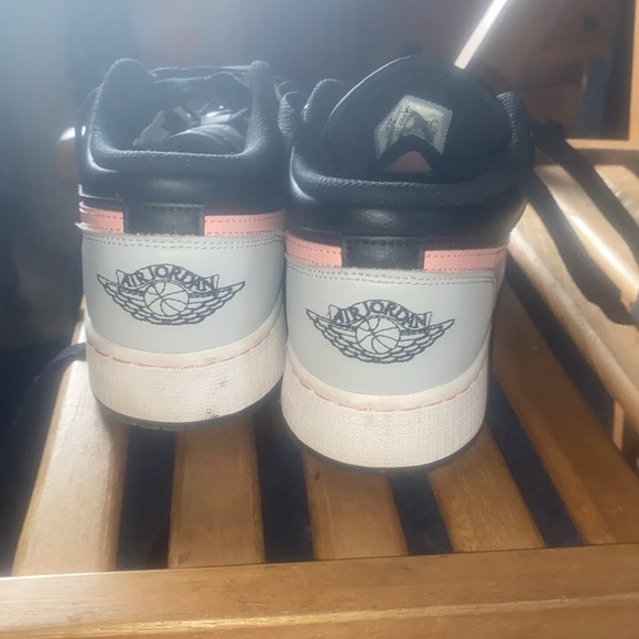 Air Jordon 1 Nike shoes 
Pink, Grey, Black - Picture 5 of 7